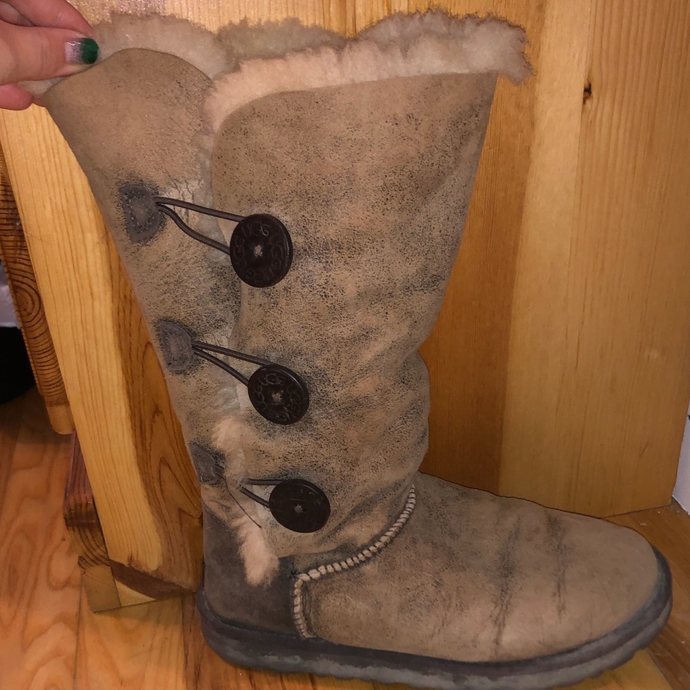 UGG 3 Button Boots